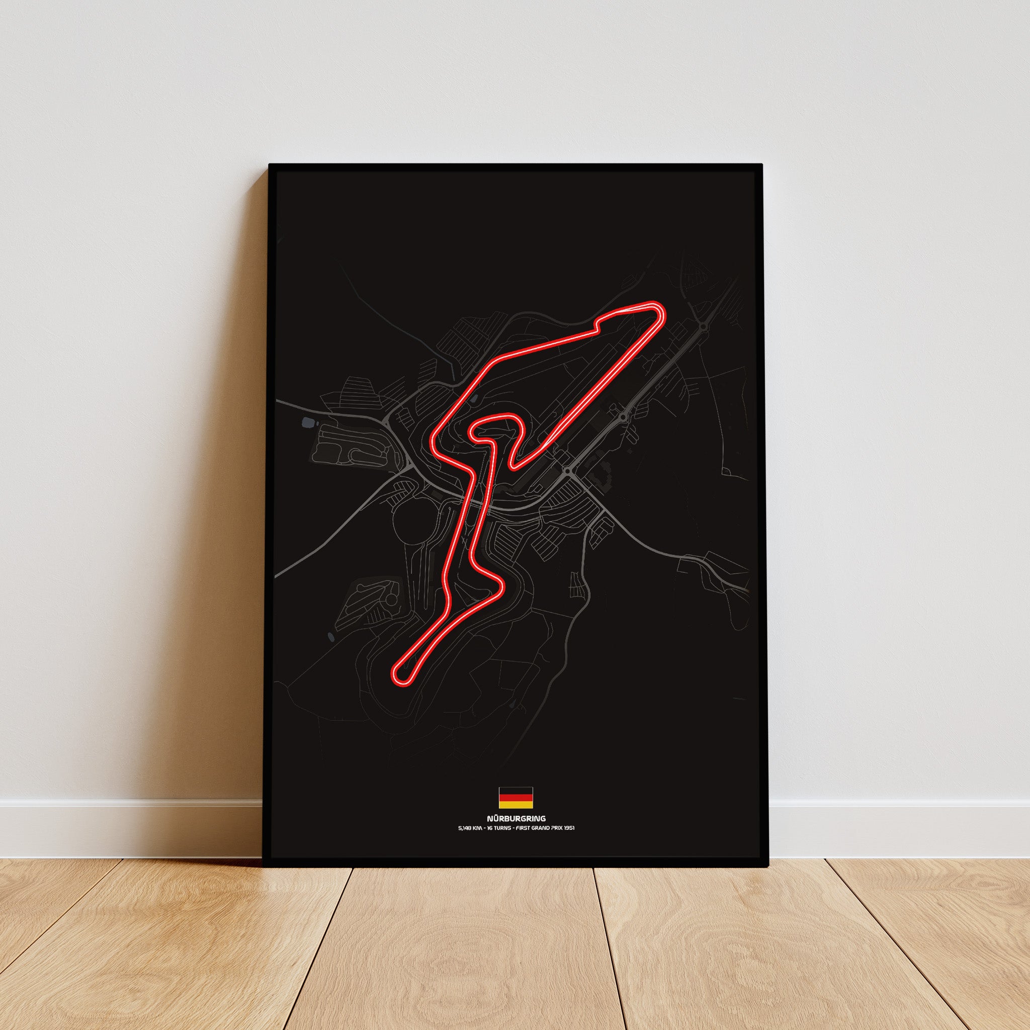 Nürburgring GP Dark Edition Poster gerahmt an Wand