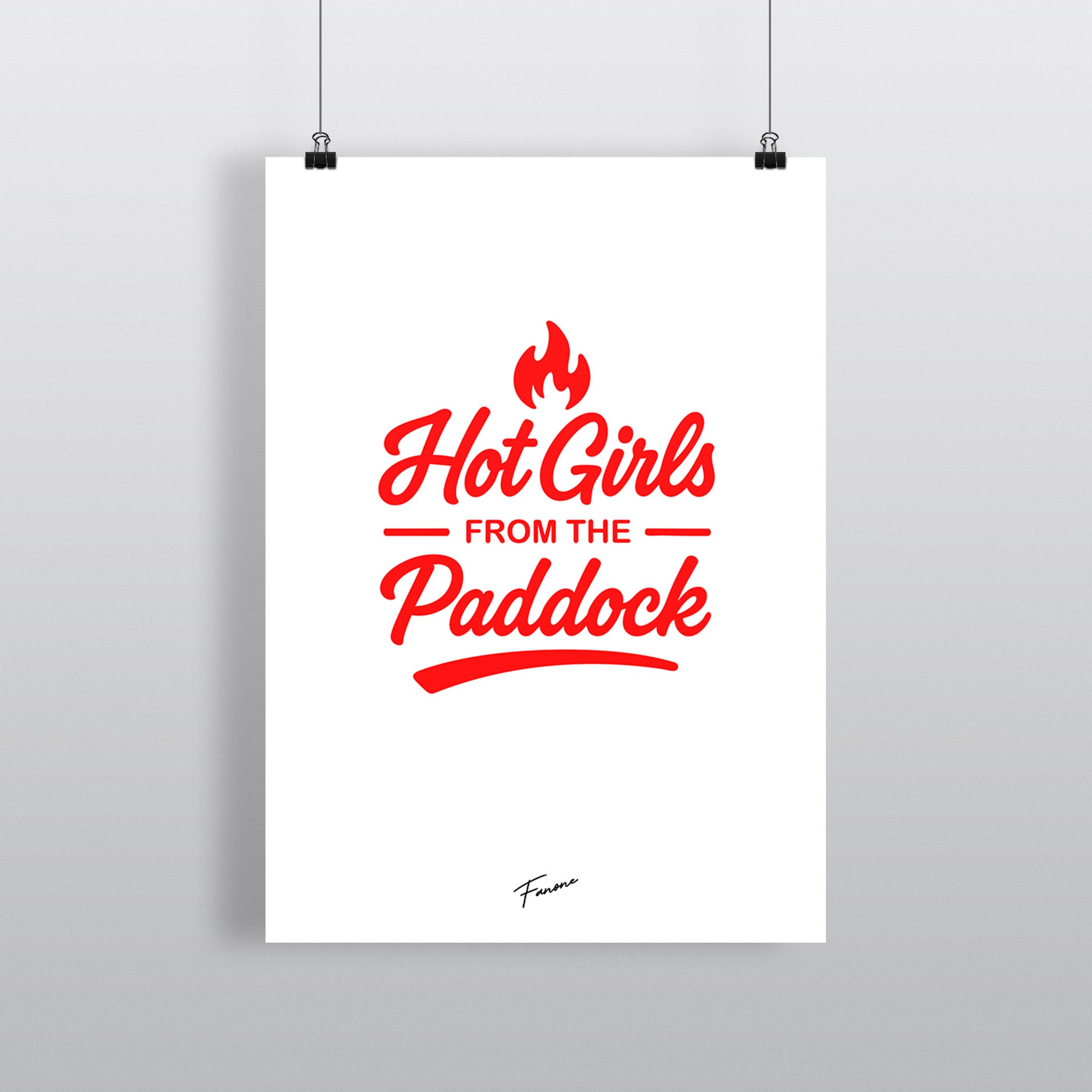 Girls from the Paddock Poster – Statement mit Typografie und Flammen-Akzent