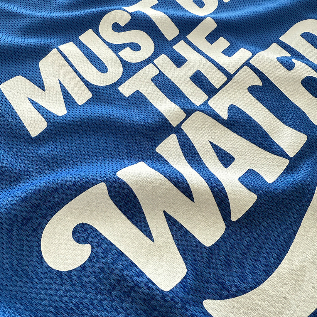 Must be the water Detail-Artwork blau