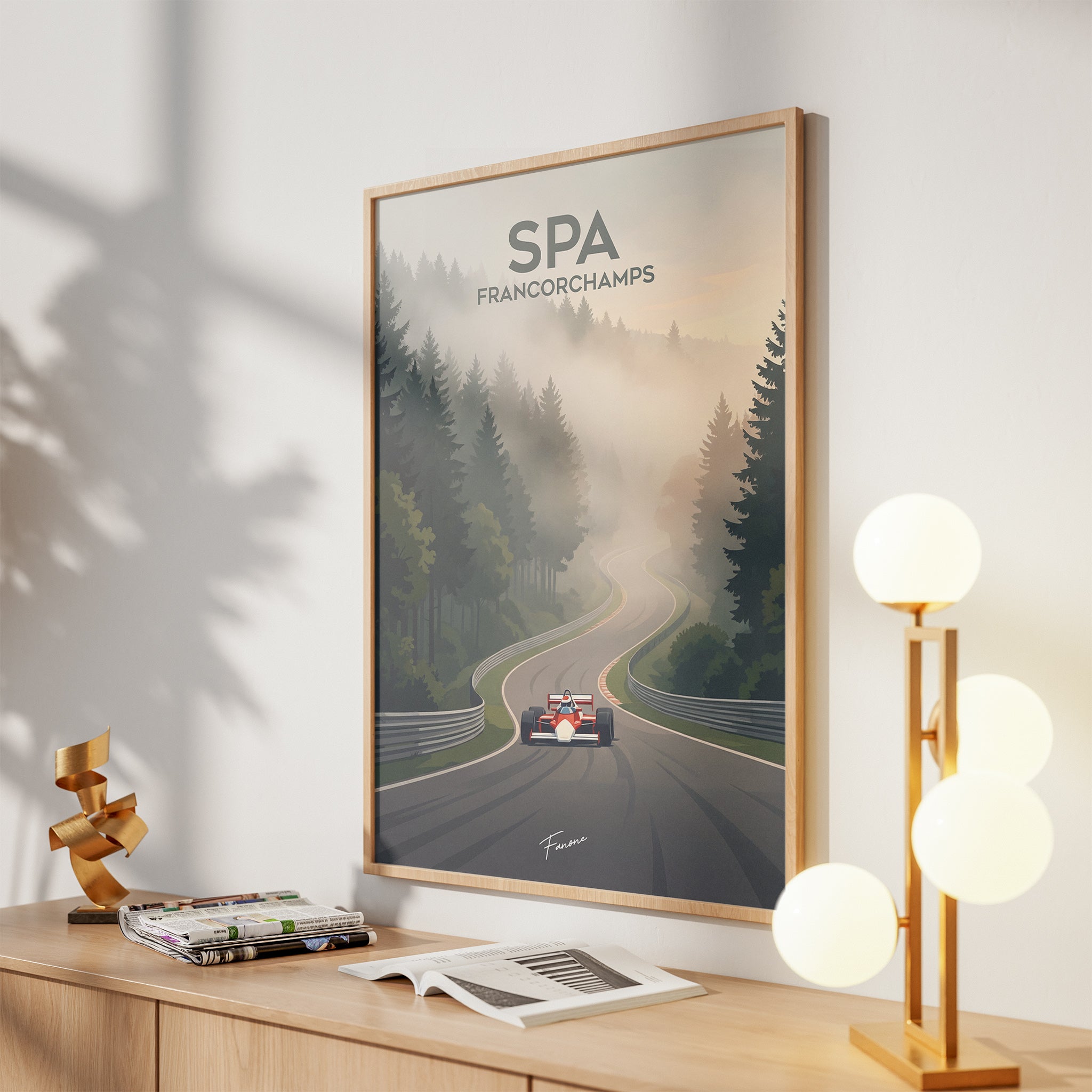 Spa Vintage Poster auf Holzkommode mit Pflanze