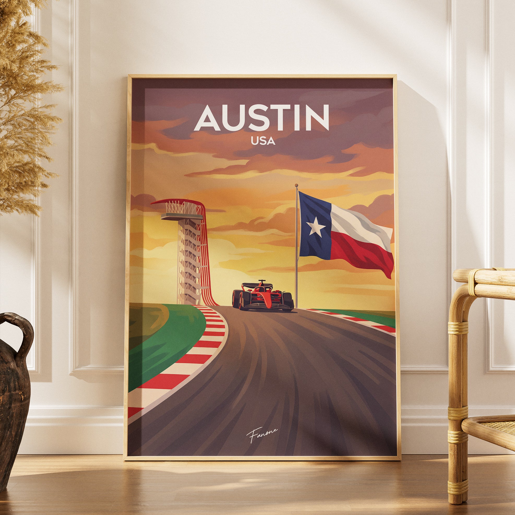 Austin Vintage Poster über Holzkommode im Wohnzimmer