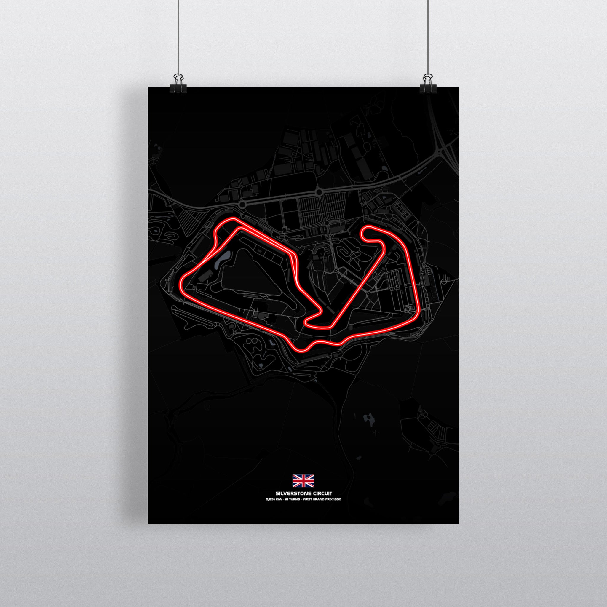Silverstone Premium-Poster Dark Edition mit Streckenführung in Weiß auf Schwarz