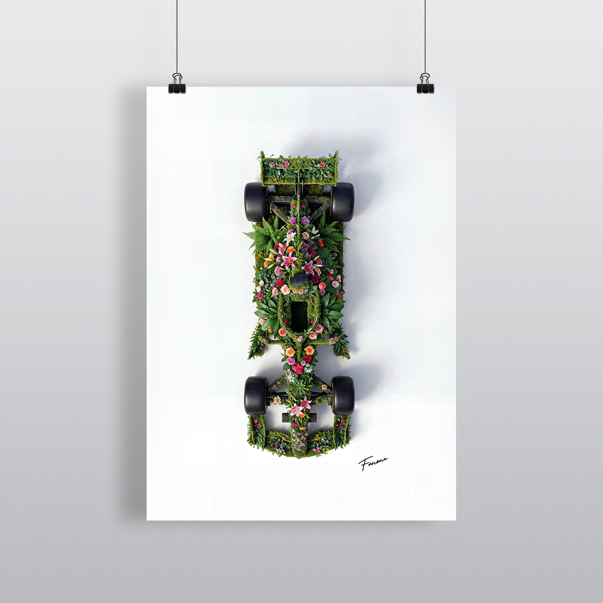 Floral Top View Poster – F1-Bolide aus Vogelperspektive von Natur erobert