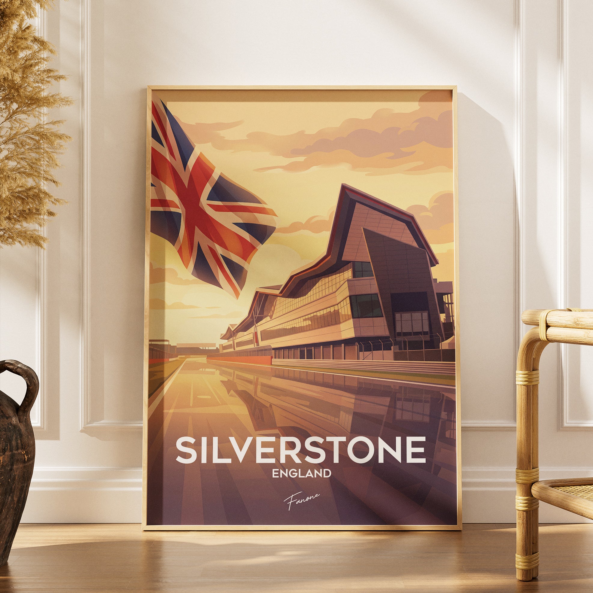 Silverstone Vintage Poster gerahmt an grauer Wand