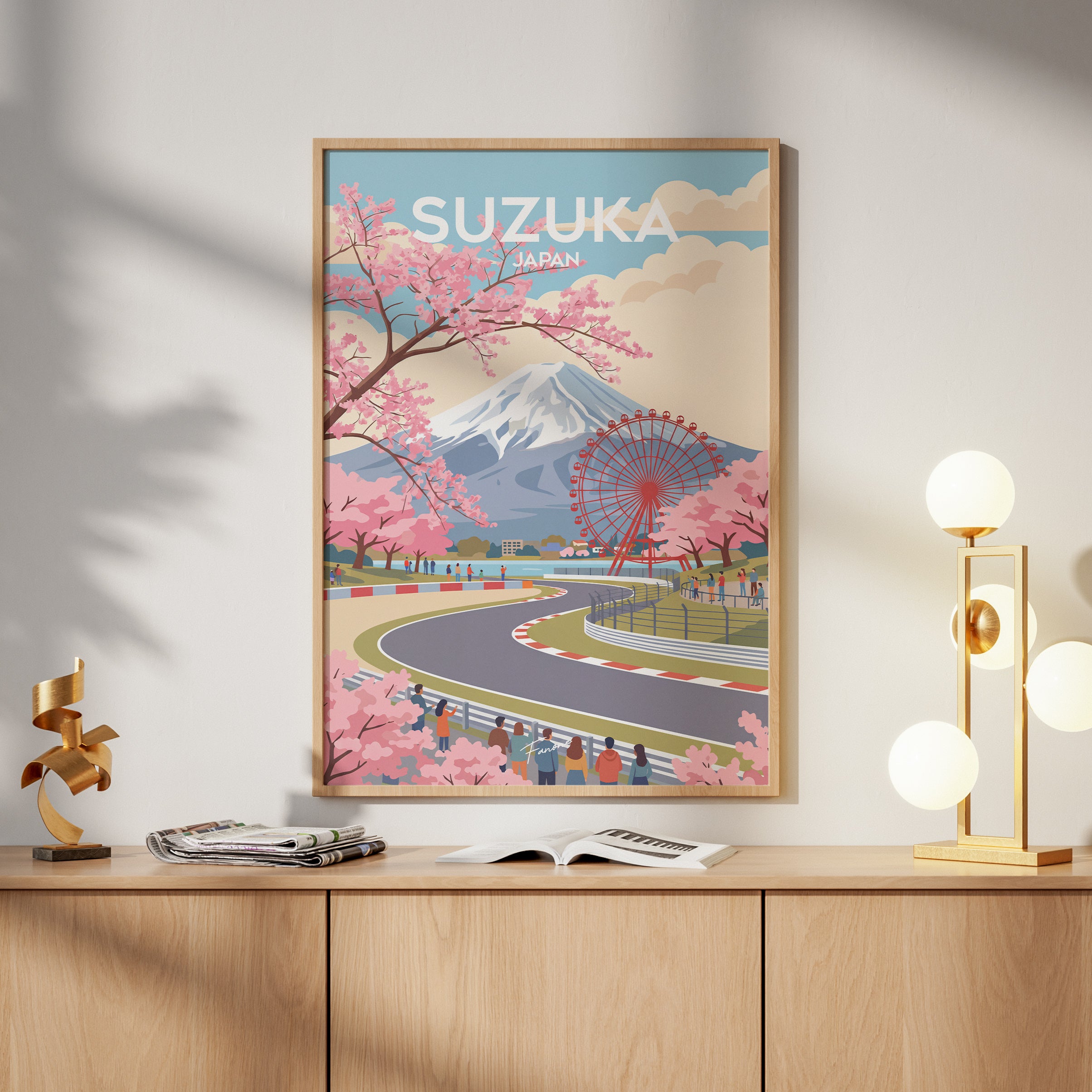Suzuka Vintage Poster über Holzkommode im Wohnzimmer